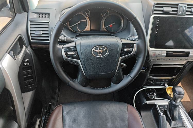 Used Toyota Prado 2019 3.5L Automatic TX-L Deluxe Edition with Rear-Mounted Spare Tire Steering Wheel