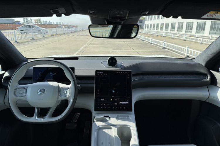 Used Nio ES6 2024 75 kWh Interior 2