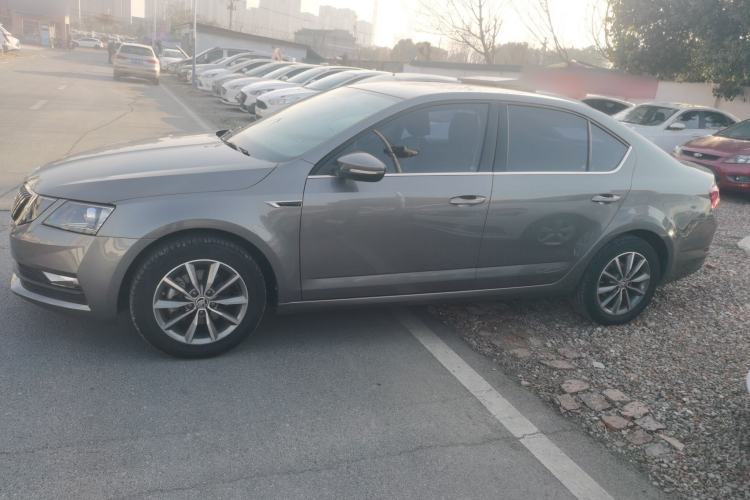 Used Skoda Octavia 2018 1.6L Automatic Comfort Edition