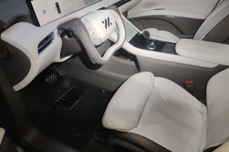 Used IM LS7 2023 100kWh Lux All-Wheel-Drive Version
