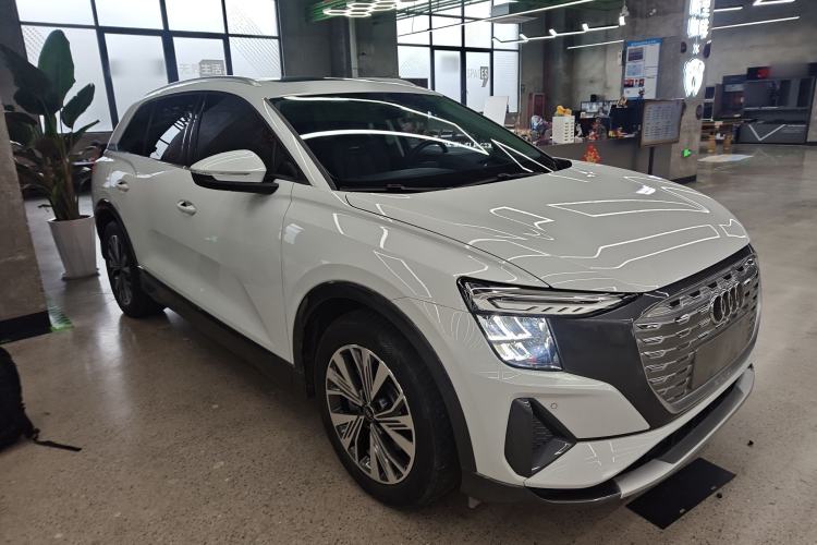 Used Audi Q5 e-tron 2023 40 e-tron Shining Edition Brocade Suit
