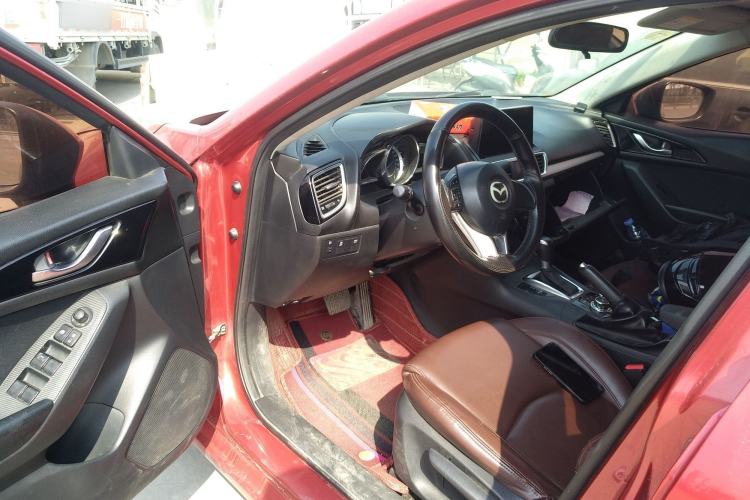 Used Mazda Mazda 3 Axela 2016 Sedan 1.5L Automatic Comfort Model