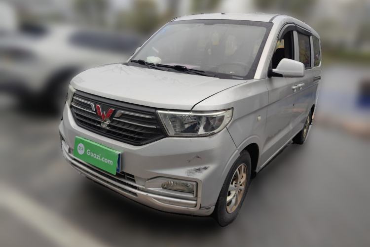 Used Wuling Hongguang V 2019 1.5L Enjoyment Version China VI LAR