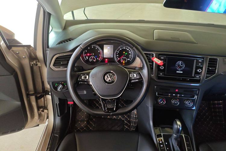 Used Volkswagen Golf Sportsvan 2018 230TSI Automatic Trend Edition Steering Wheel