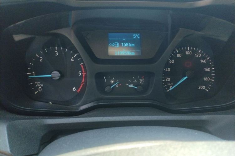 Used Ford Transit 2019 2.0T Diesel Van Mid-Chassis Mid-Roof 3-Seater China VI Standard