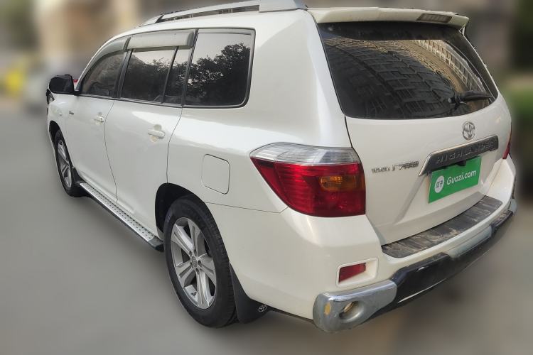 Used Toyota Highlander 2011 2.7L Two-Wheel Drive 7-Seater Luxury Edition

