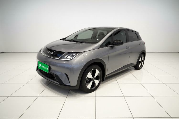 Used BYD Dolphin 2023 420 km Fashion Edition Front Left 45 Deg