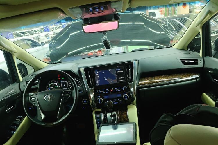 Used Toyota Alphard 2021 Dual-Engine 2.5L Luxury Edition Center Console