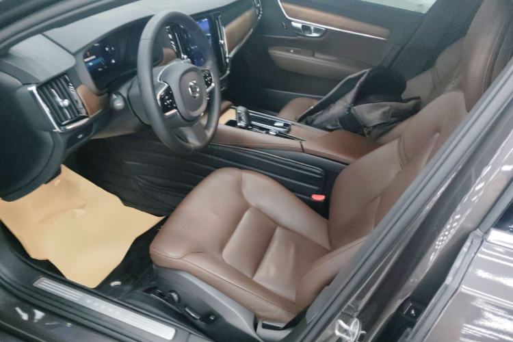 Used Volvo S90 2023 B5 Zhiyi Luxury Edition
