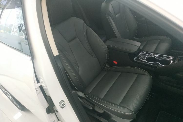 Used Buick Envision 2022 Facelift Encore S 552T Two-Wheel-Drive Luxury Model
