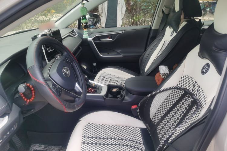 Used Toyota Wildlander 2023 2.0L CVT Two-Wheel Drive Luxury PLUS Edition Left Front Seat