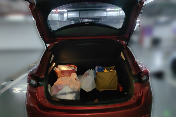 Used Mazda 3 Axela 2017 Hatchback 2.0L Automatic Luxury Model Emission Standard China V Trunk