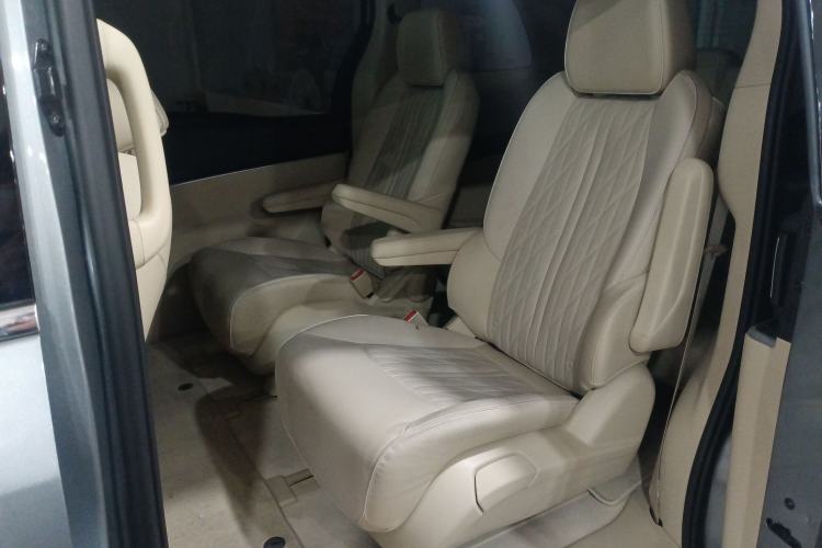 Used Buick GL8 2023 Facelifted Land Cruiser Executive Luxury Version