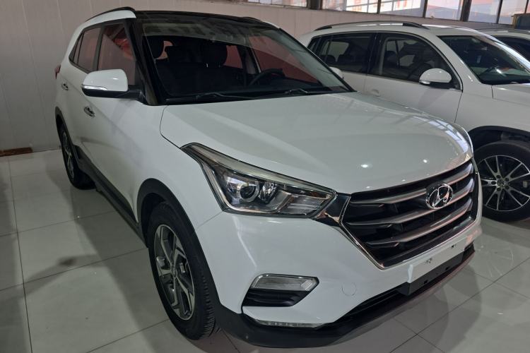 Used Hyundai ix25 2017 1.6L Automatic Smart Version Front Right 45 Deg