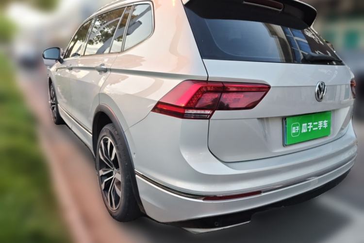 Used Volkswagen Tiguan L 2019 330TSI Automatic Two-Wheel Drive R-Line Flagship Model China VI Standard
