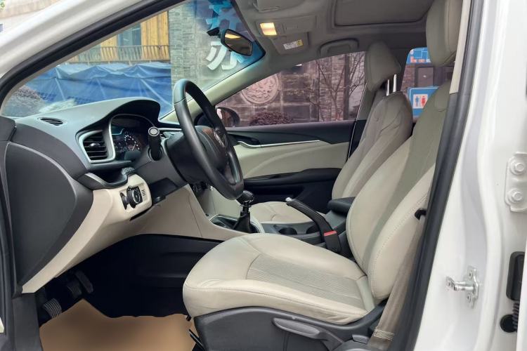 Used Buick GT 2017 15N Manual Elite Version Left Front Seat