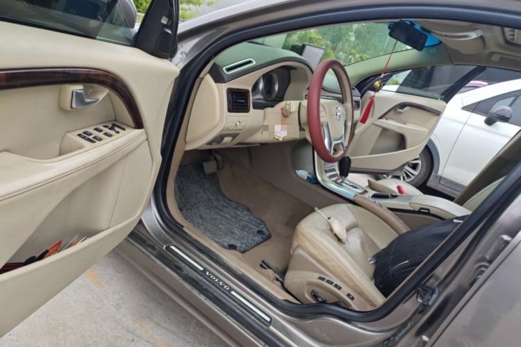 Used Volvo S80L 2011 2.0T ZhiZun Edition
