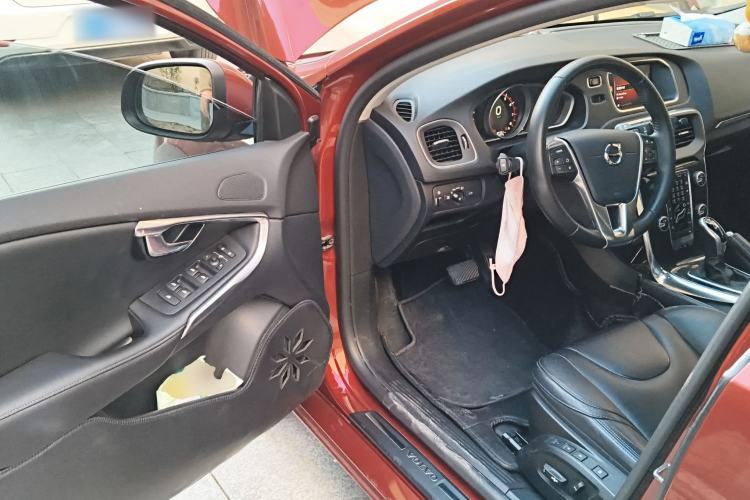 Used Volvo V40 2017 T3 Zhiyi Edition