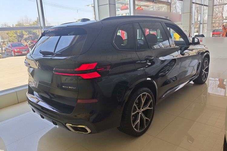 Used BMW X5 2023 xDrive 30Li Luxury M Sport Night Edition Package
