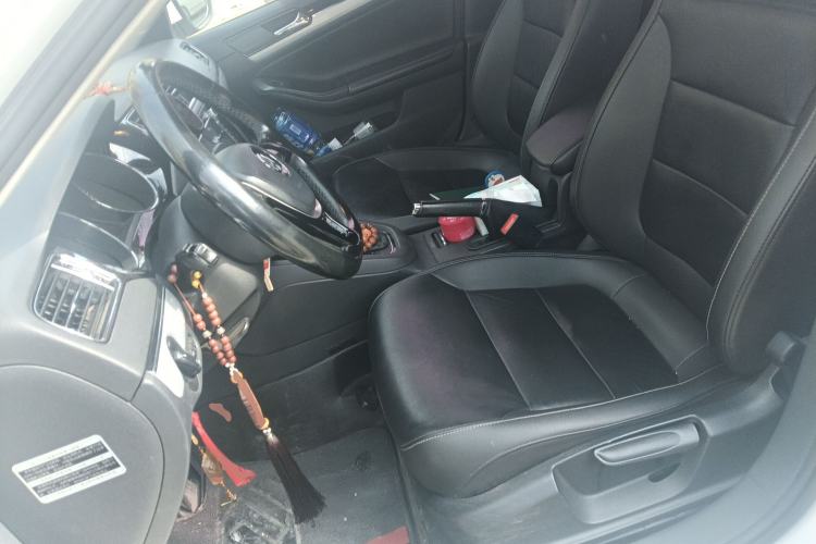 Used Volkswagen Sagitar 2015 230TSI Automatic Comfort Version Left Front Seat