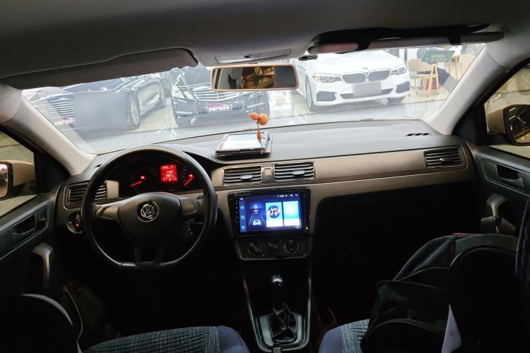 Used Volkswagen Santana 2016 1.6L Automatic Fashion Edition Center Console