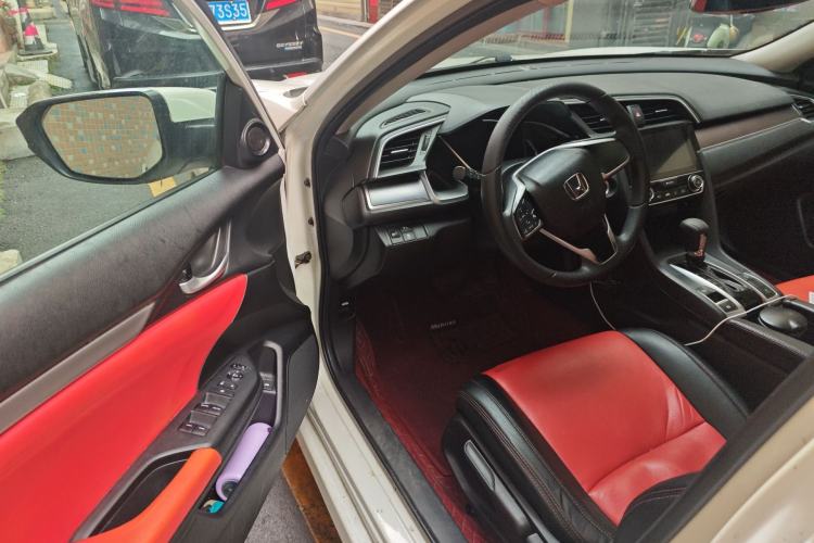 Used Honda Civic 2016 220TURBO CVT Luxury Edition Driver Seat