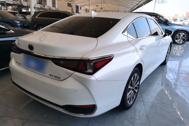 Used Lexus ES 2021 200 Excellence Edition

