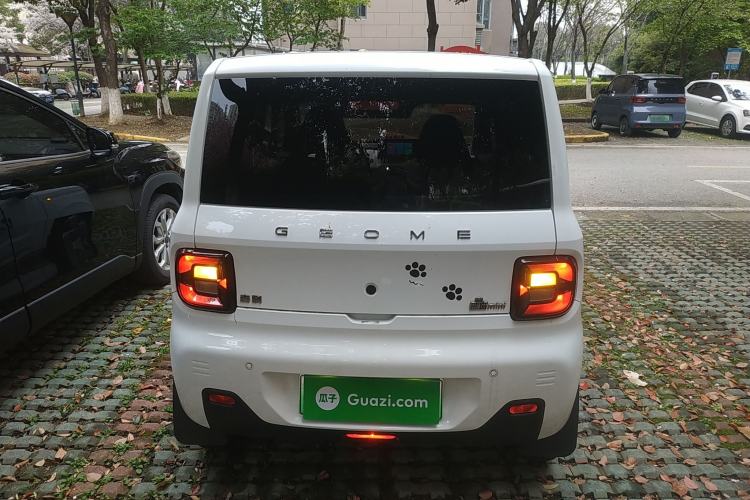 Used Geely Galaxy Panda 2023 Panda Mini 200km Endurance Bear

