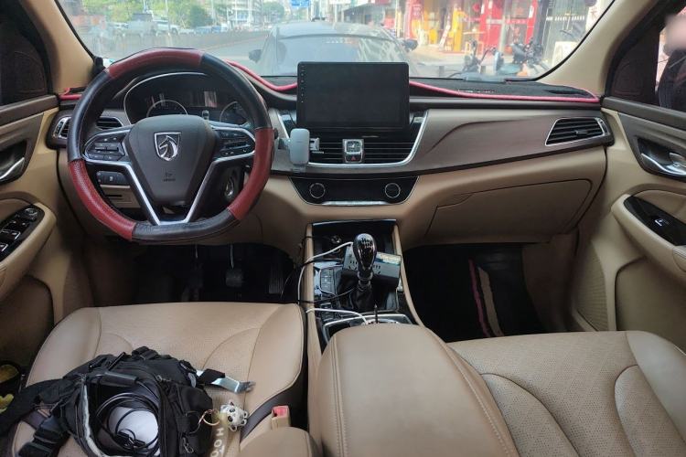 Used Baojun 730 2017 1.5T Manual Style 7 Seats China V