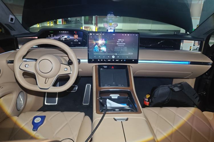 Used Hima Stelato S9 2025 Extended-Range Ultra Center Console