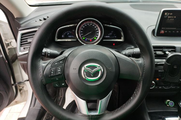 Used Mazda 3 Axela 2016 Sedan 1.5L Automatic Luxury Model