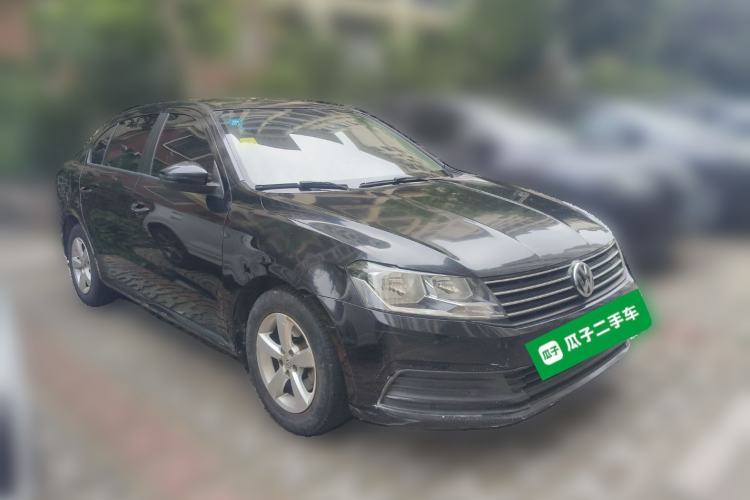 Used Volkswagen Lavida 2015 1.6L Manual Fashion Edition Front Right 45 Deg