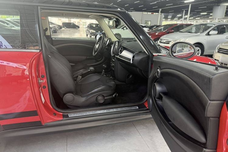 Used MINI MINI 2011 1.6L COOPER Fun