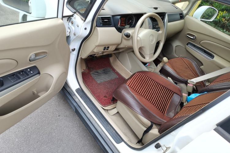 Used Venucia D50 2012 1.6L Manual Luxury Edition