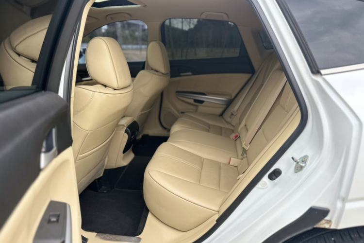 Used Honda Crosstour 2011 3.5L Prestige Edition
