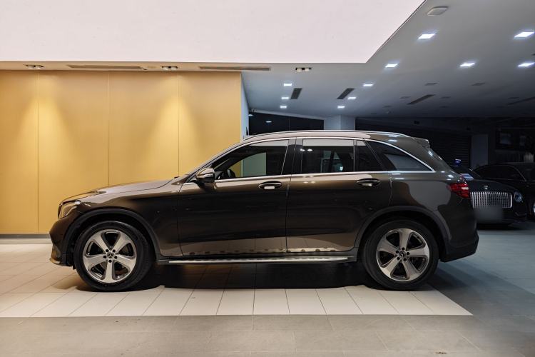 Used Mercedes-Benz GLC 2017 GLC 260 4MATIC Luxury Model
