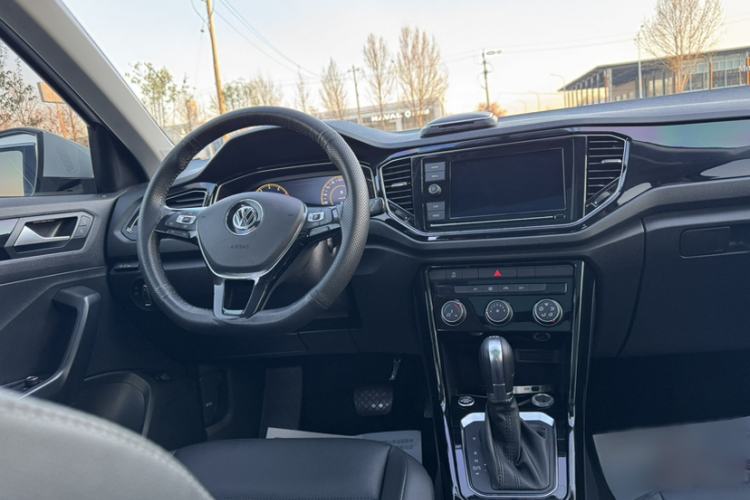 Used Volkswagen T-ROC 2020 280TSI DSG Two-Wheel Drive Comfort Version Interior 4