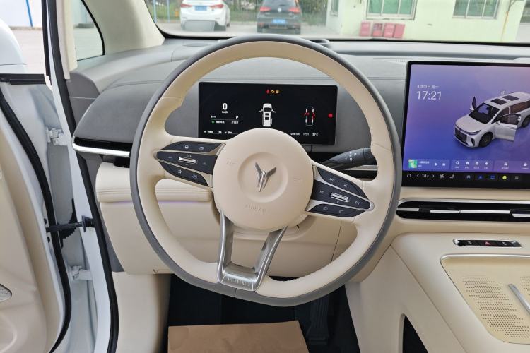 Used VOYAH Dream 2025 PHEV Four-Wheel-Drive Flagship Kunpeng Edition Steering Wheel