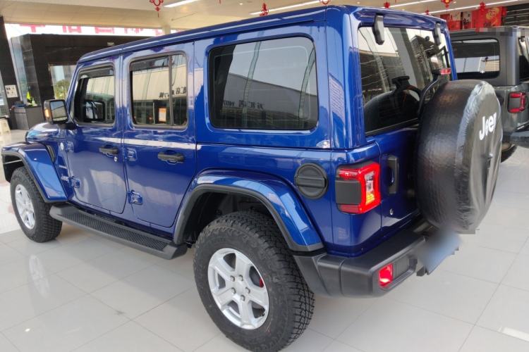 Used Jeep Wrangler 2019 2.0T Sahara Four-Door Brilliant Top Version China VI Emission Standard