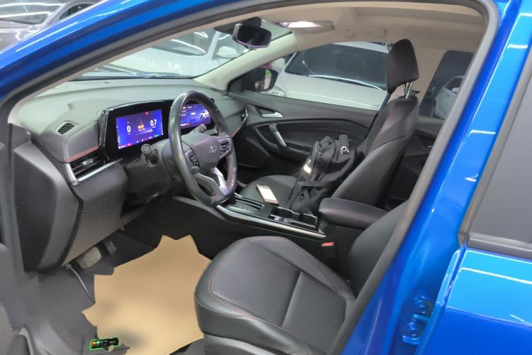 Used Chevrolet Trax 2022 Encore RS 1.5T CVT CoolMAX Left Front Seat