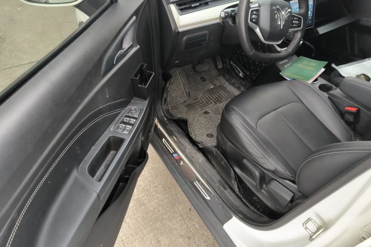 Used NETA V 2021 Long-Range Entertainment Edition Upgrade Model