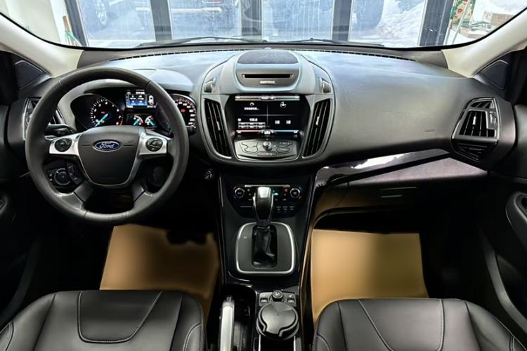 Used Ford Kuga 2015 2.0L GTDi Four-Wheel-Drive Sport Model