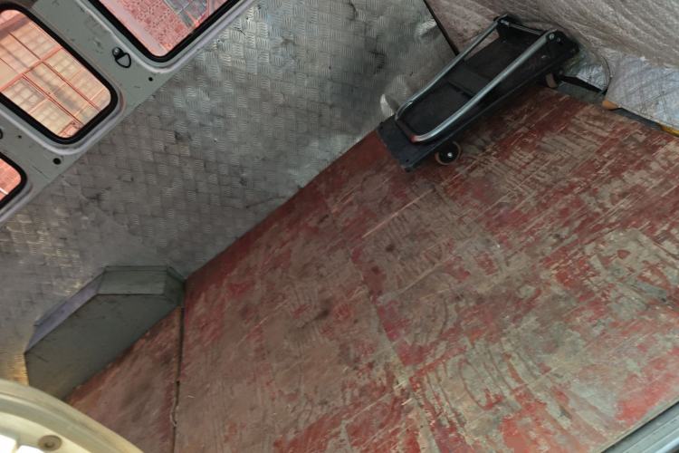 Used SAIC MAXUS Xintu V80 2023 2.0T Manual Classic Aoyuntong Long Wheelbase Ultra-Low Roof 6/7/8/9-Seater