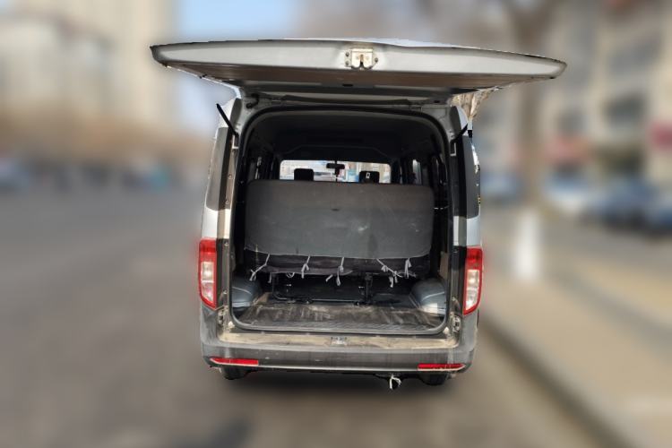 Used CHANGAN KUAYUE Xing V3 2023 1.5L Gasoline Comfort Model 7-Seater Passenger Vehicle Trunk