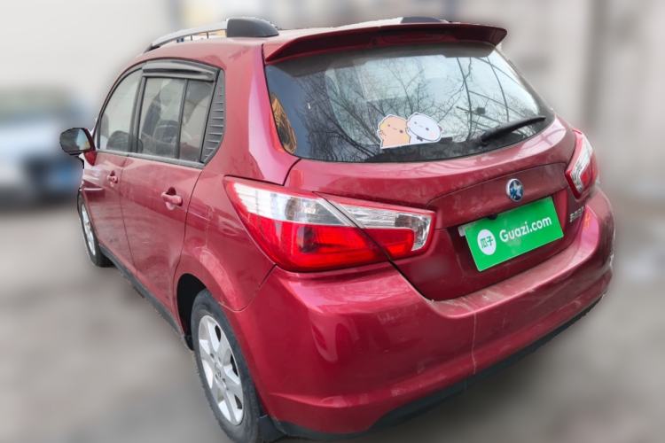 Used Venucia R50 2013 1.6L Manual Luxury Edition
