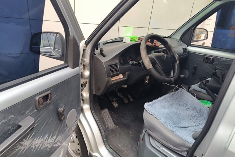 Used Wuling Rongguang S 2023 1.5L Base Version 5/7 Seats Driver Seat