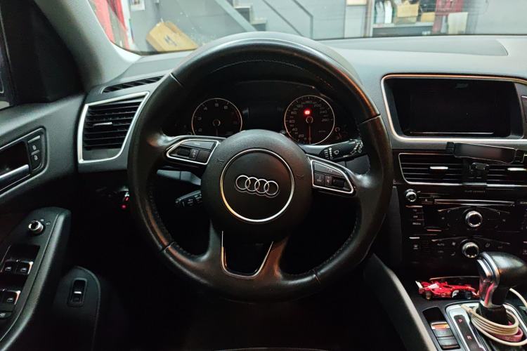 Used Audi Q5 2018 Collector's Edition 40 TFSI Ambition Model
