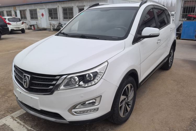 Used Baojun 560 2015 1.8L manual luxury version
