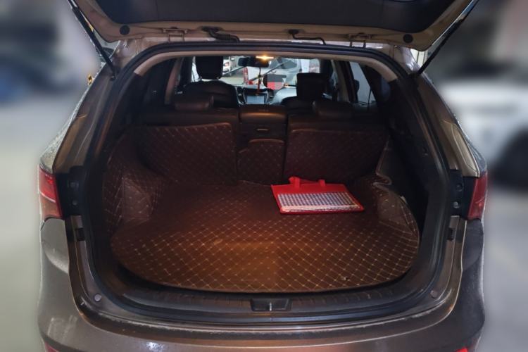 Used Hyundai Santa Fe 2013 2.4L Automatic 4x4 Smart Version Trunk