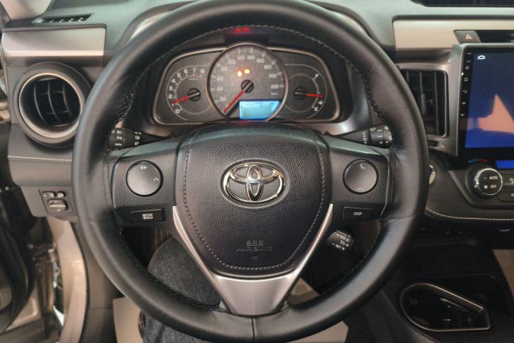 Used Toyota RAV4 2019 2.0L CVT Two-Wheel Drive Comfort Edition China VI Standard